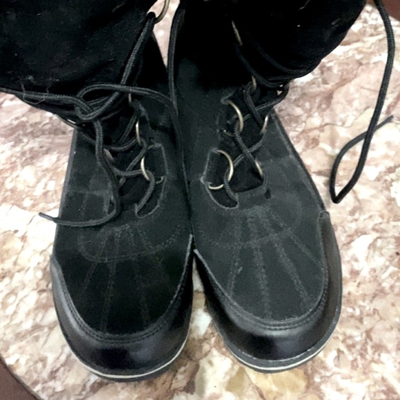 NWOT Waterproof Leather with Faux Fur Collar Black Boots Size 8  Only tried on!! - Picture 7 of 9